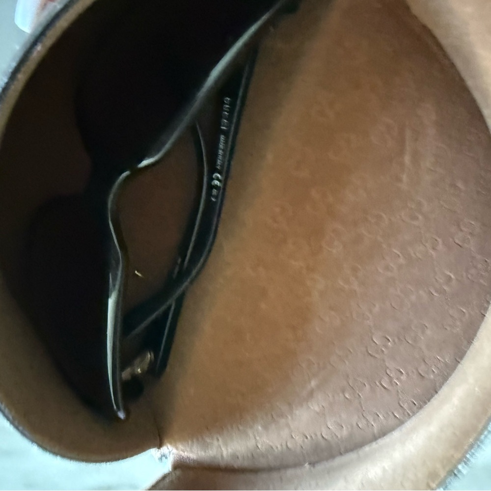 Gucci Black Women’s Sunglasses with Gold Accent - Picture 6 of 7